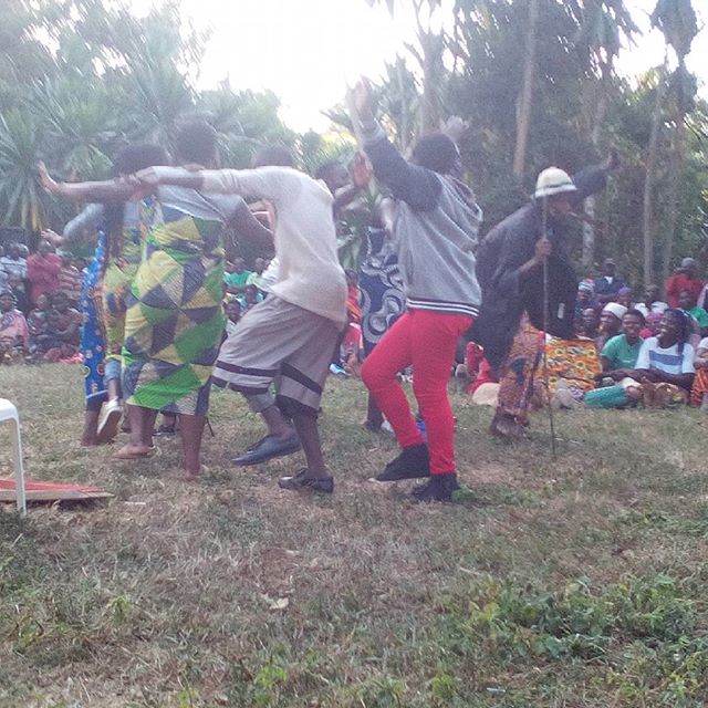 13573572_891796414259905_80769652_n